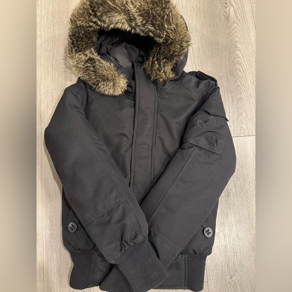 Aritzia Community bomber - Picture 1 of 5